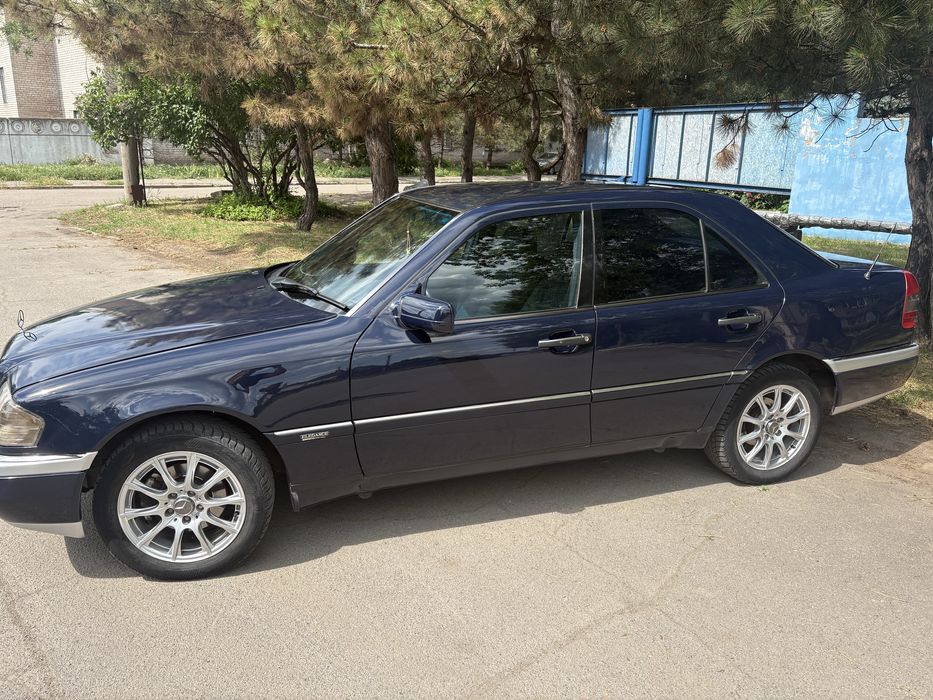Mercedes- Benz W202