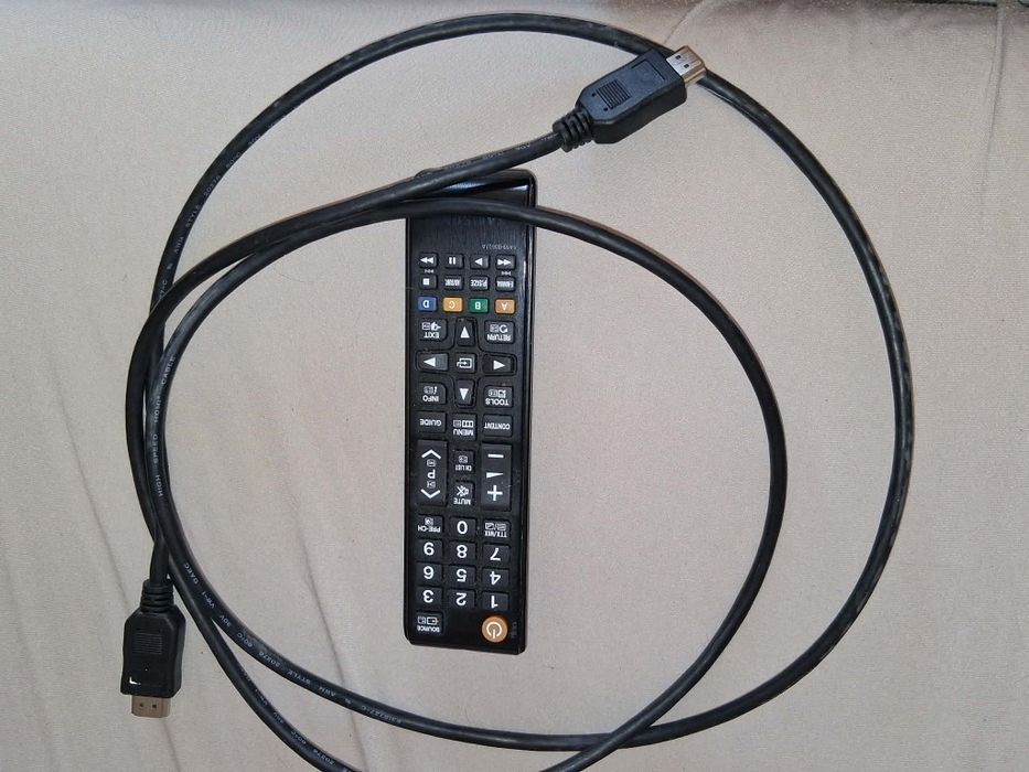 SAMSUNG LE32E420 + pilot + kabel HDMI