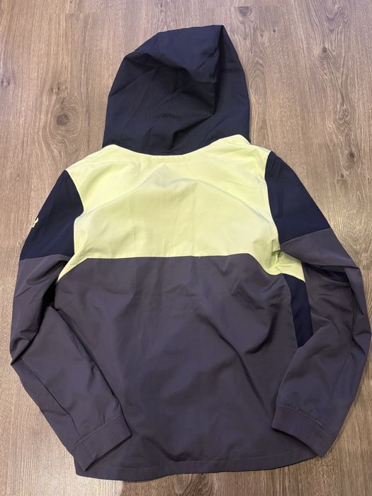 Kurtka/bluza rozpinana z kapturem Under Armour 147-158