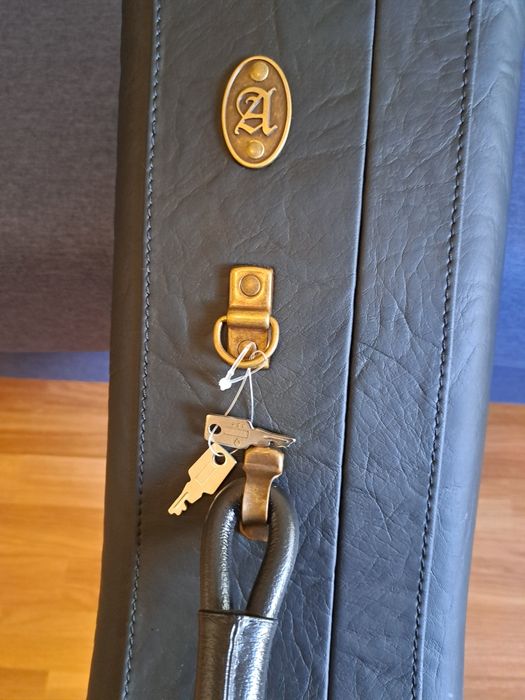 Vendo guitarra clássica Alhambra 11P