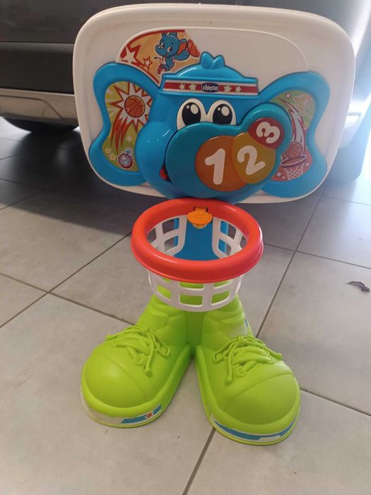 Briquendo para criança