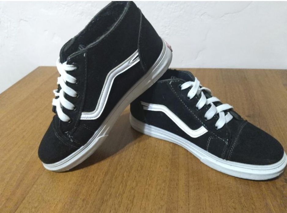 Класні жіночі кеди.