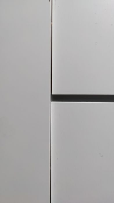 Drzwi białe na zawiasach do Łazienki