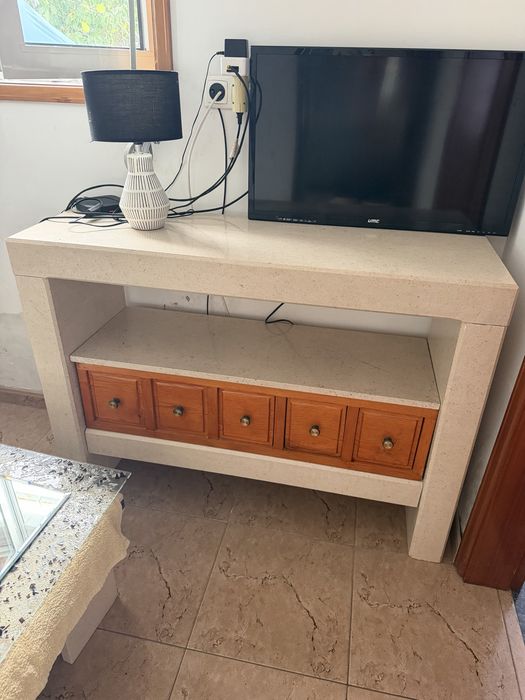 Movel em pedra beje