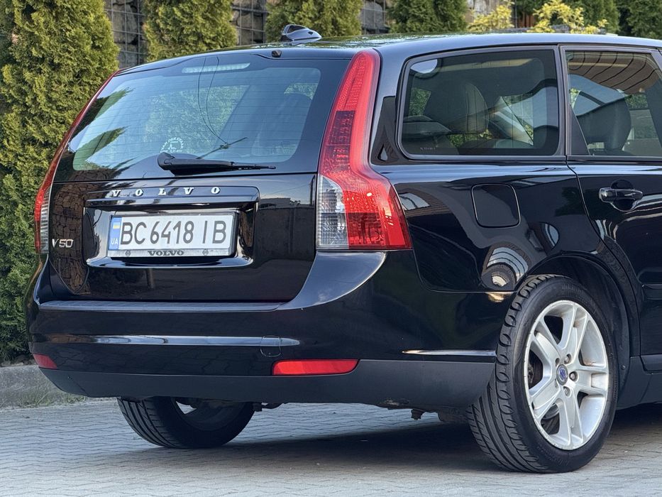 Volvo v50 2009р 1.6 дизель