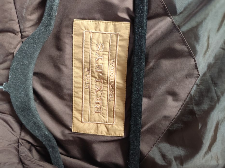 Beżowa długa kurtka