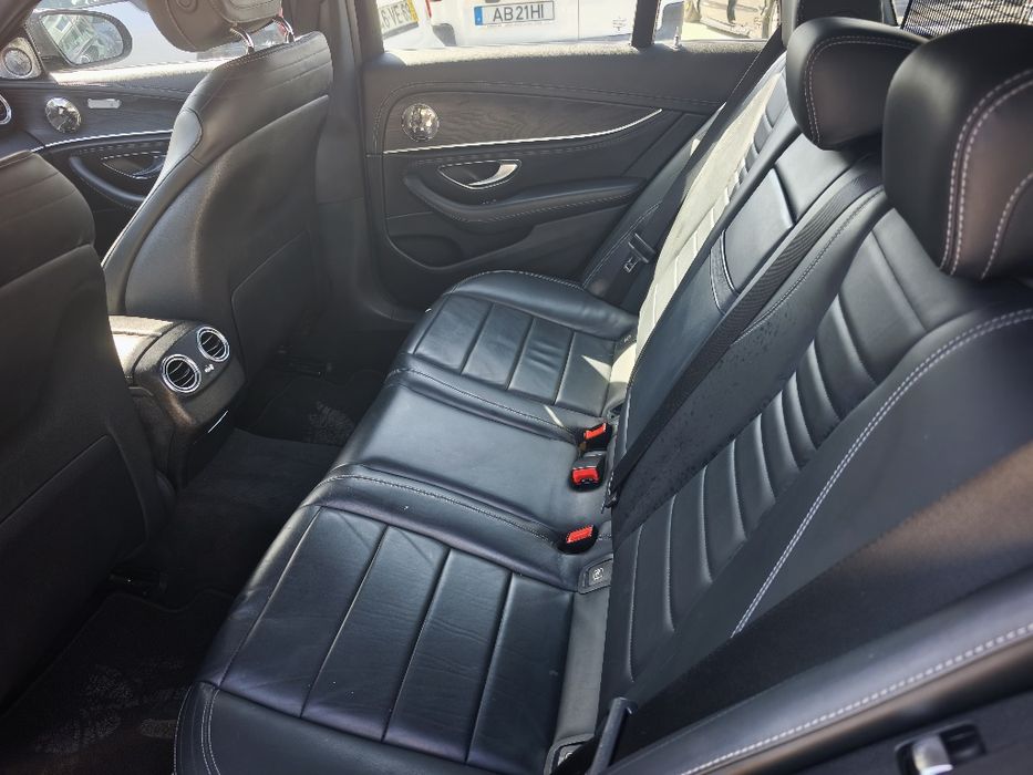 Mercedes  E 220 sinistrado