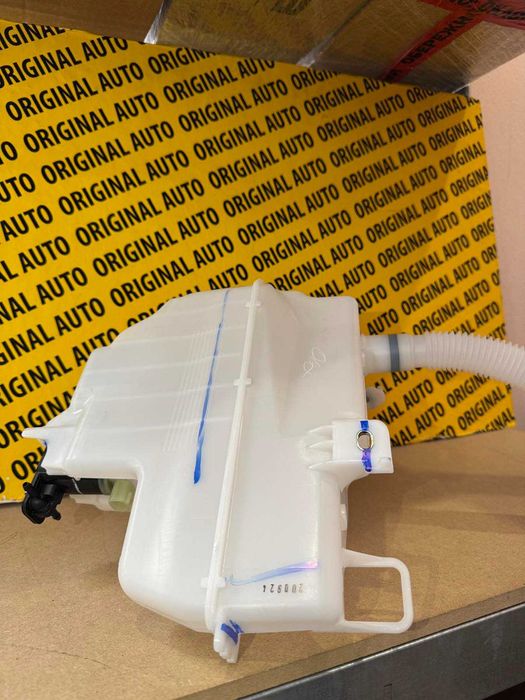 Бачок склоомивача Mazda CX-30 USA Новий. Оригінал