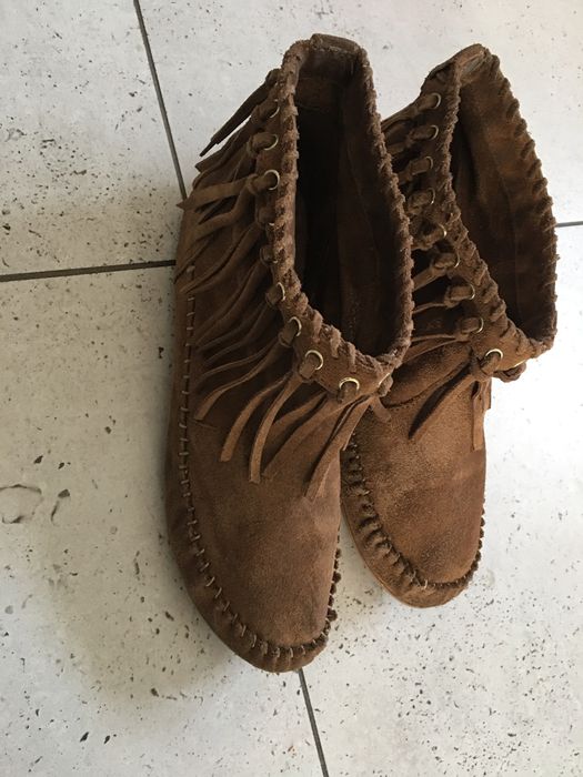 Botki zamszowe z frędzlami r. 40, Boho