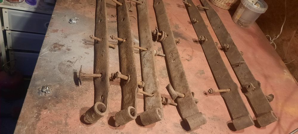 Zawiasy kute z grubej stali