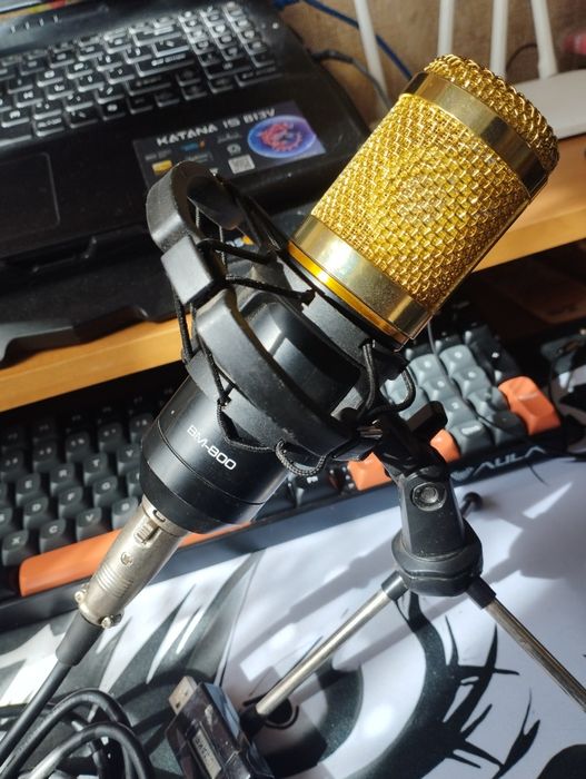 Продам мікрофон.