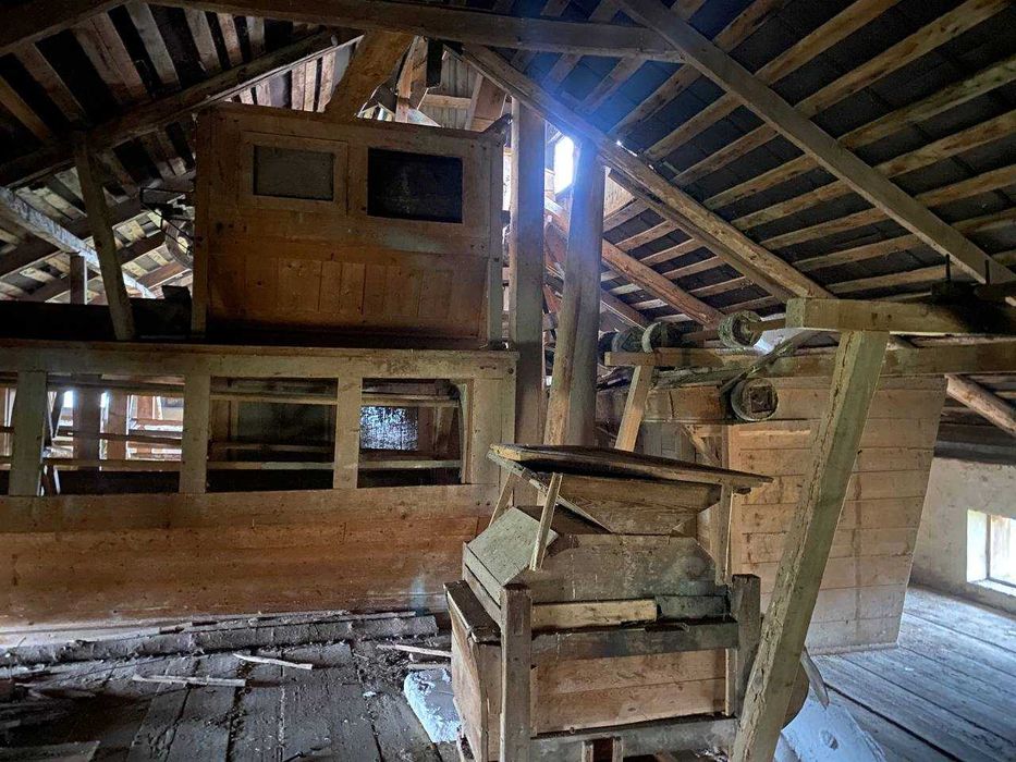 Продаж приміщення неподалік міста