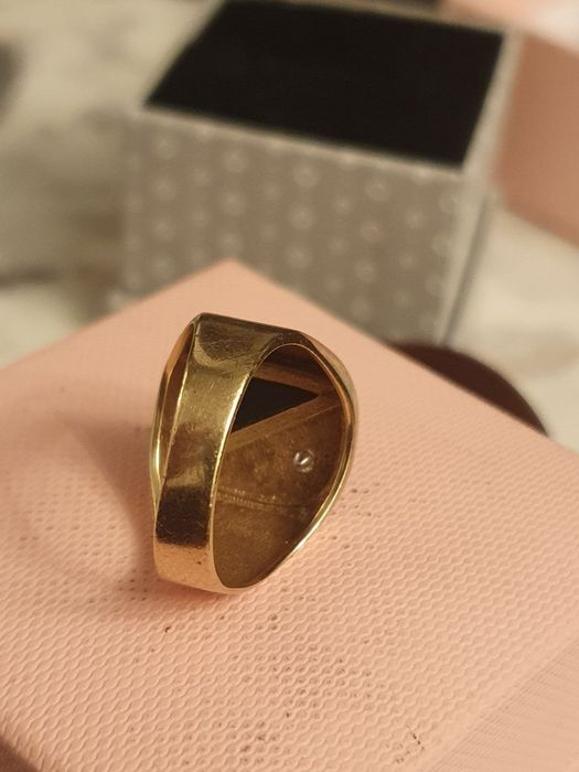 Золотая печатка с бриллиантом