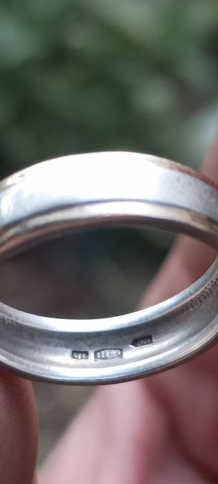 Продам обручальное кольцо (серебро)
