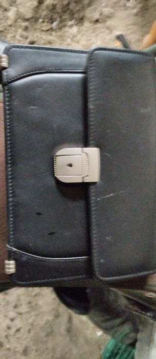 Продам барсетку  шкіряну