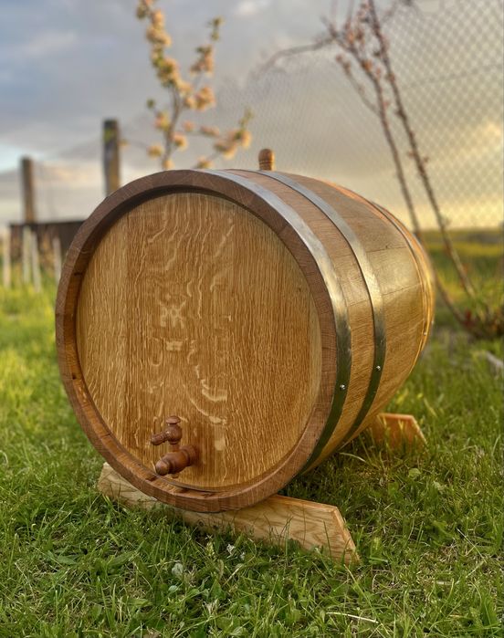 Дубові бочки 100л, 80л, 50л, 30л, 20л, 15л, 10л, 5л, 3л.