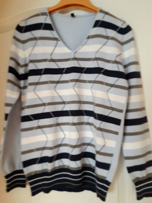 Sprzedam sweter niebieski w pasy rozmiar XS firmy BENETTON