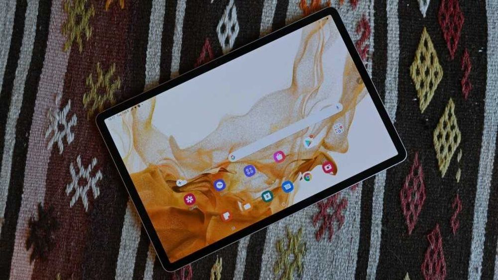 Samsung galaxy tab plus Silver з клавіатурою+миша+стилус+скло