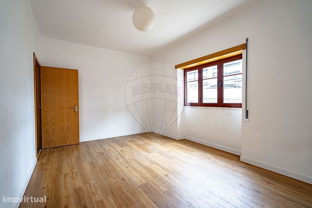 Apartamento T4 para arrendamento