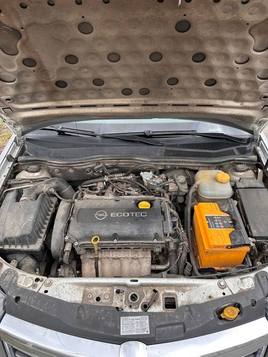 Опель астра н 2013 рік 1.6 газ/бензин