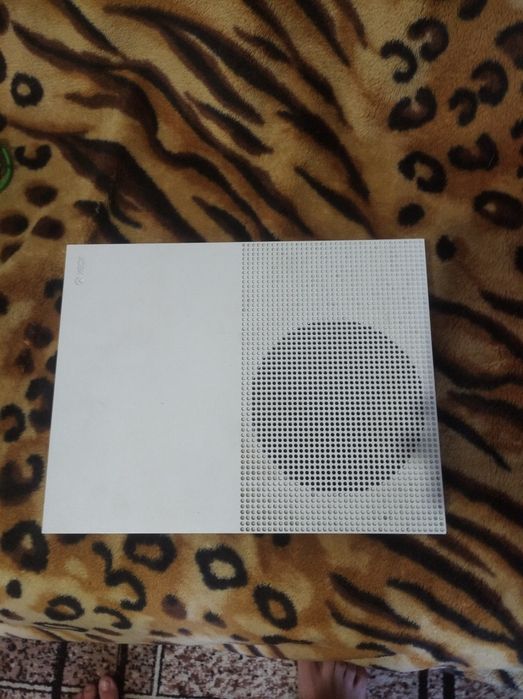 Xbox one s с двумя джостиками