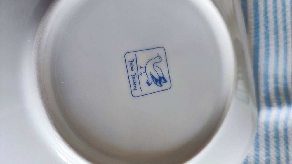 Conjunto lindíssimo de extrema qualidade em branco 10 chávenas e pires