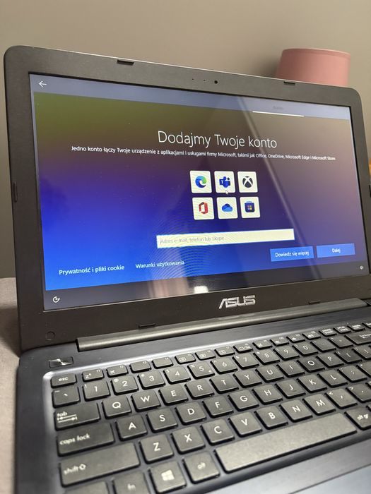 Laptop Asus E502N