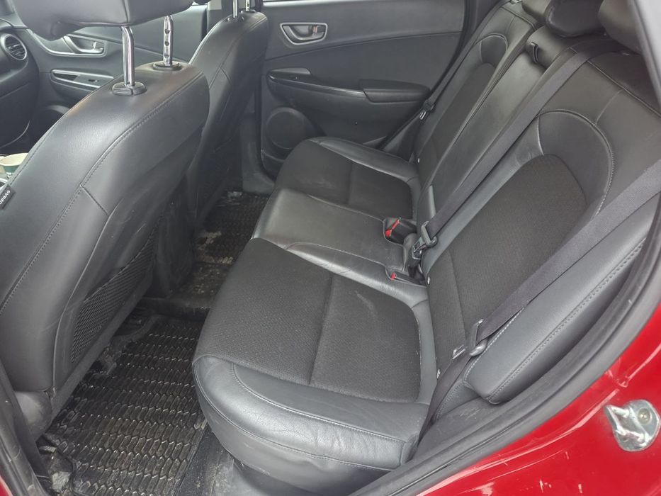 Hyundai kona electric 2019 рік, 64кв, 140000 гарна комплектація