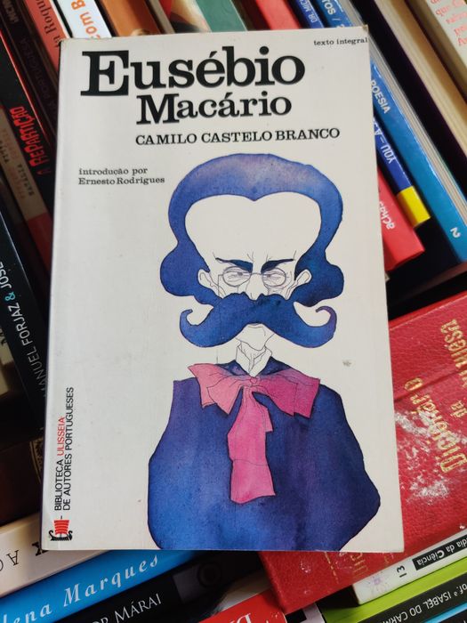 Caixa de livros variados