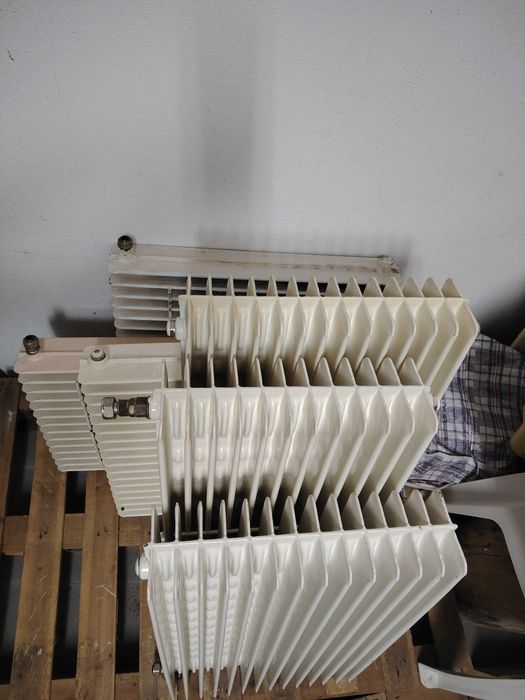 Radiadores de aquecimento central, em alumínio fundido, 6 unidades.