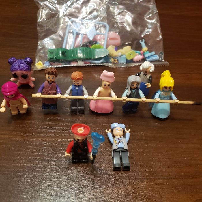 Фигурки lego разом