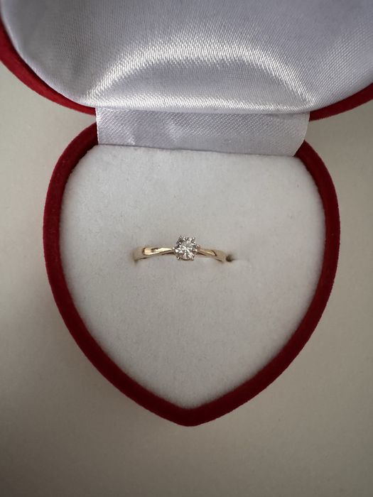 Złoty pierscionek zaręczynowy brylant 0.18ct