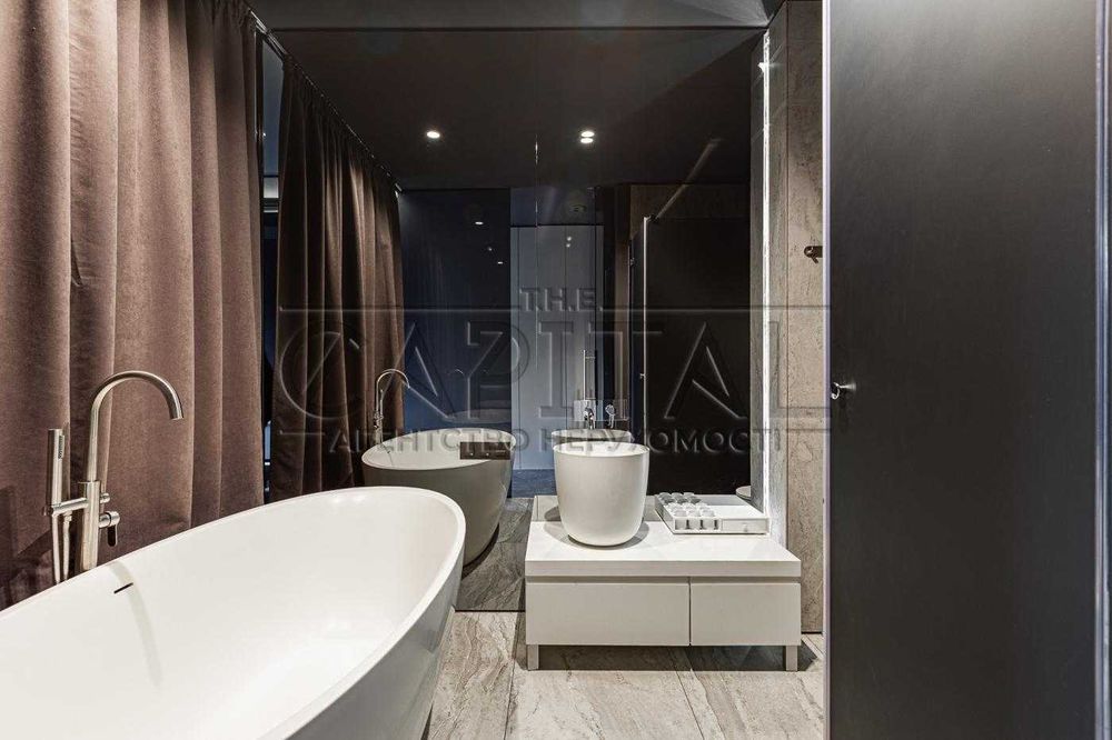 АВТОНОМНИЙ ПОВНІСТЮ клубний будинок преміум-класу 3 кімнати Печерськ