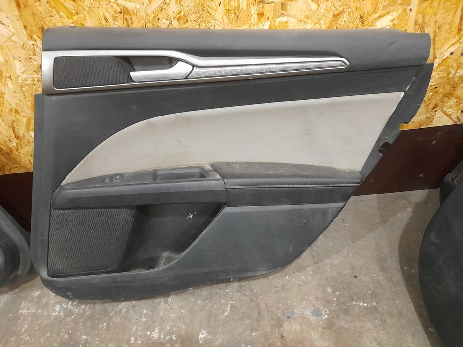 Обшивка двери карта FORD FUSION, MONDEO MK5 серебро