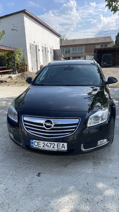 Продам в доброму стані Opel insignil