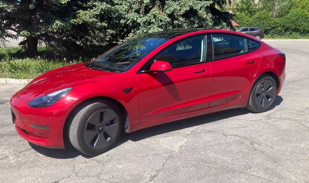 Аренда авто Tesla Model 3