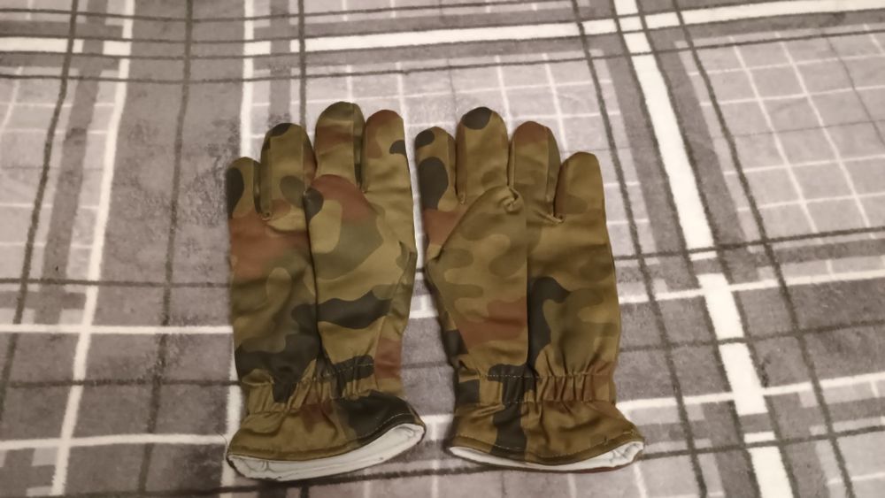 Kurtka wojskowa 'Bechatka' rozmiar 92/160 + rękawice 'żaby'