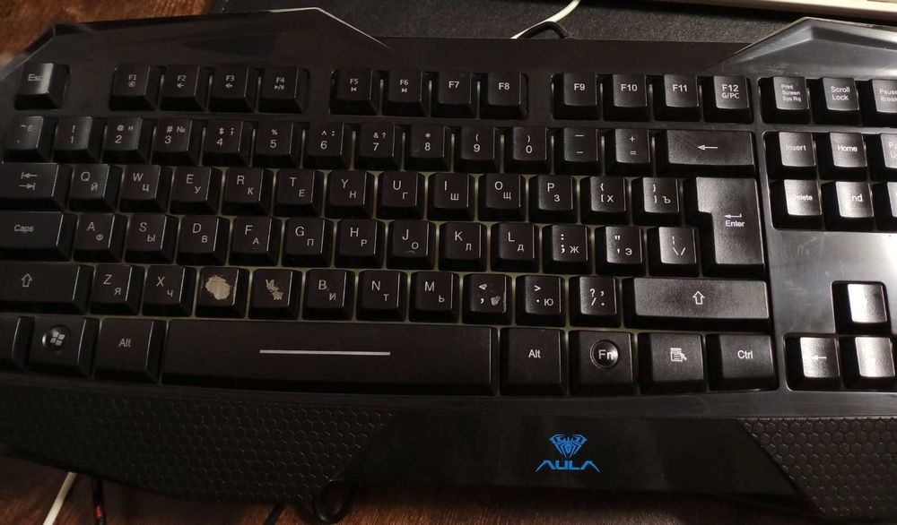 Продам 3 клавіатури, 1 геймпад, 1 мишка ОДНИМ лотом