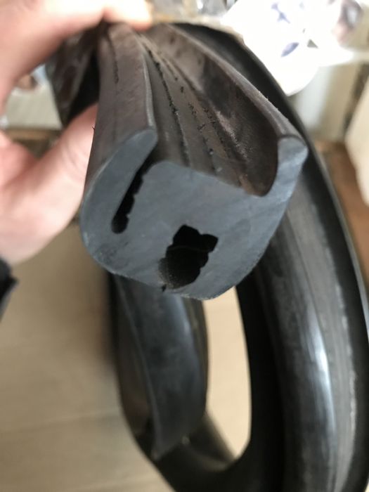 Уплотнитель лобового ветрового стекла газ 53