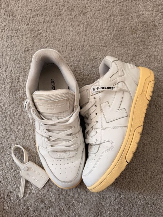 Off-White out of office