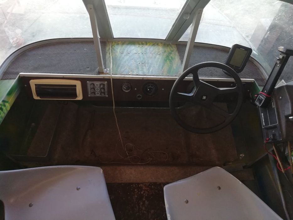 Продам лодку Днепр