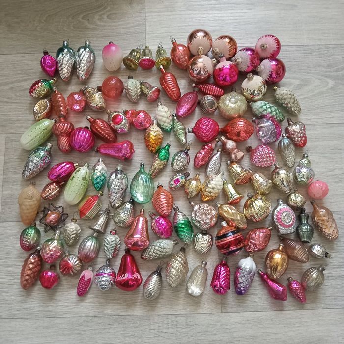 Ёлочные игрушки.