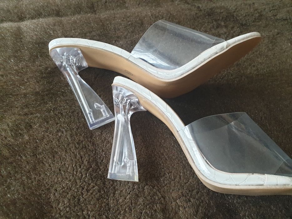 Buty damskie na obcasie