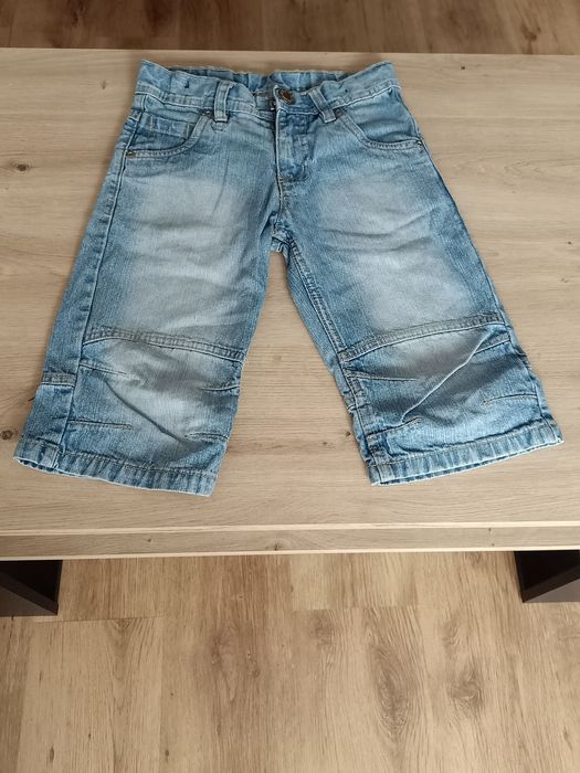 Spodenki chłopięce rozm. 122/128 cm- 8 szt.