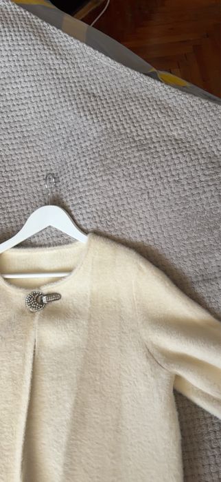 Біла кофта-накидка