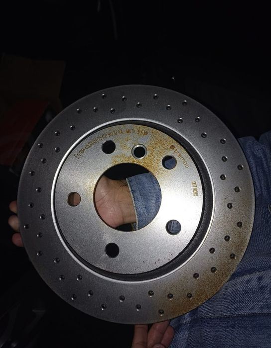 Discos de Travão Brembo Xtra Perfurados Novos 09.7021.2X