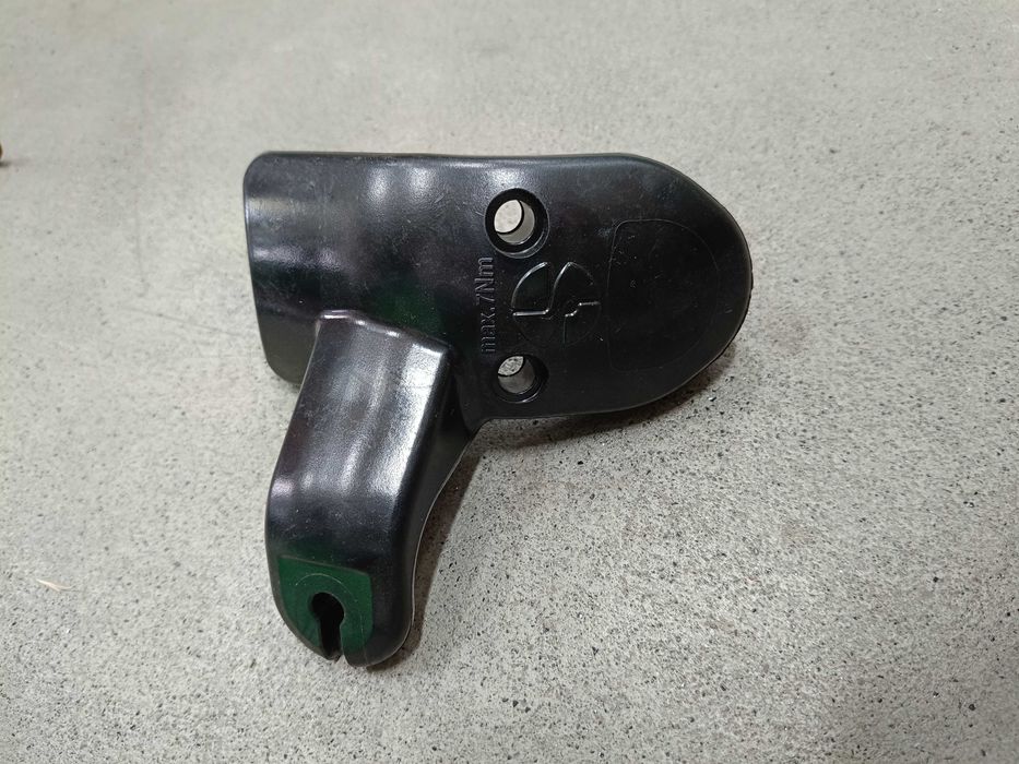Dekiel zaczepu Sauermann plastik  FI-8