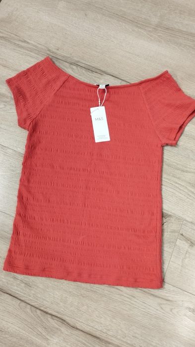 Жіноча футболка M&S.