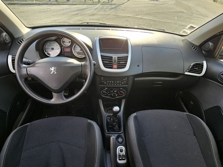 Peugeot 206+,1. 1 gasolina