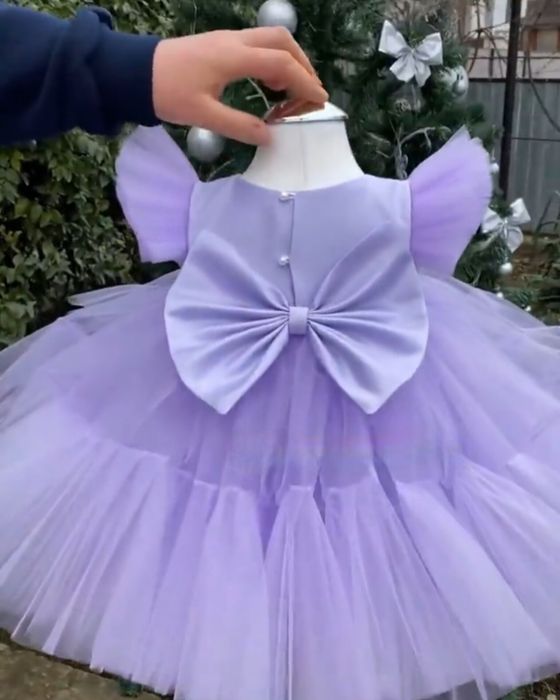 Дуже пишна лавандова сукня на рочок, як нова, одягнена 1 раз для фото